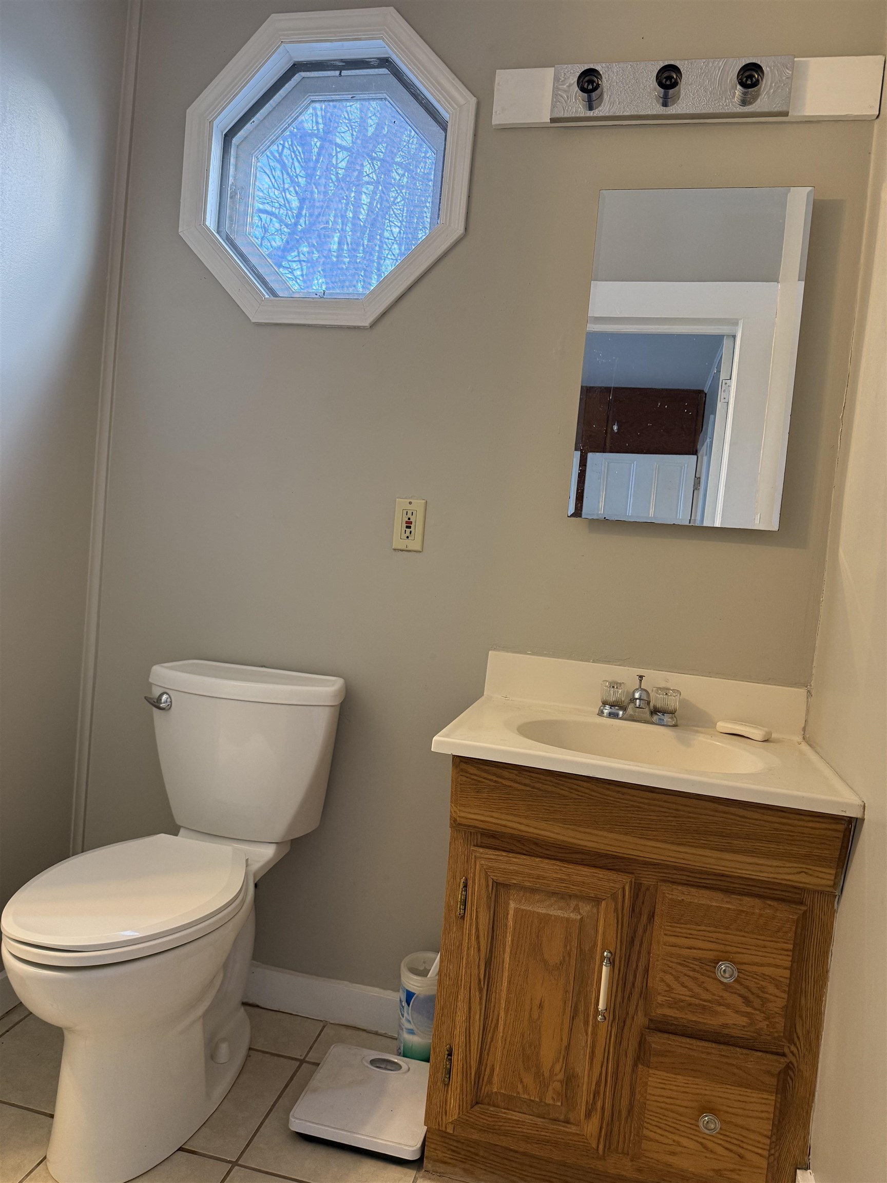 60 Elkins Street, Unit 2 Franklin, NH 03235 - Photo 7 of 15