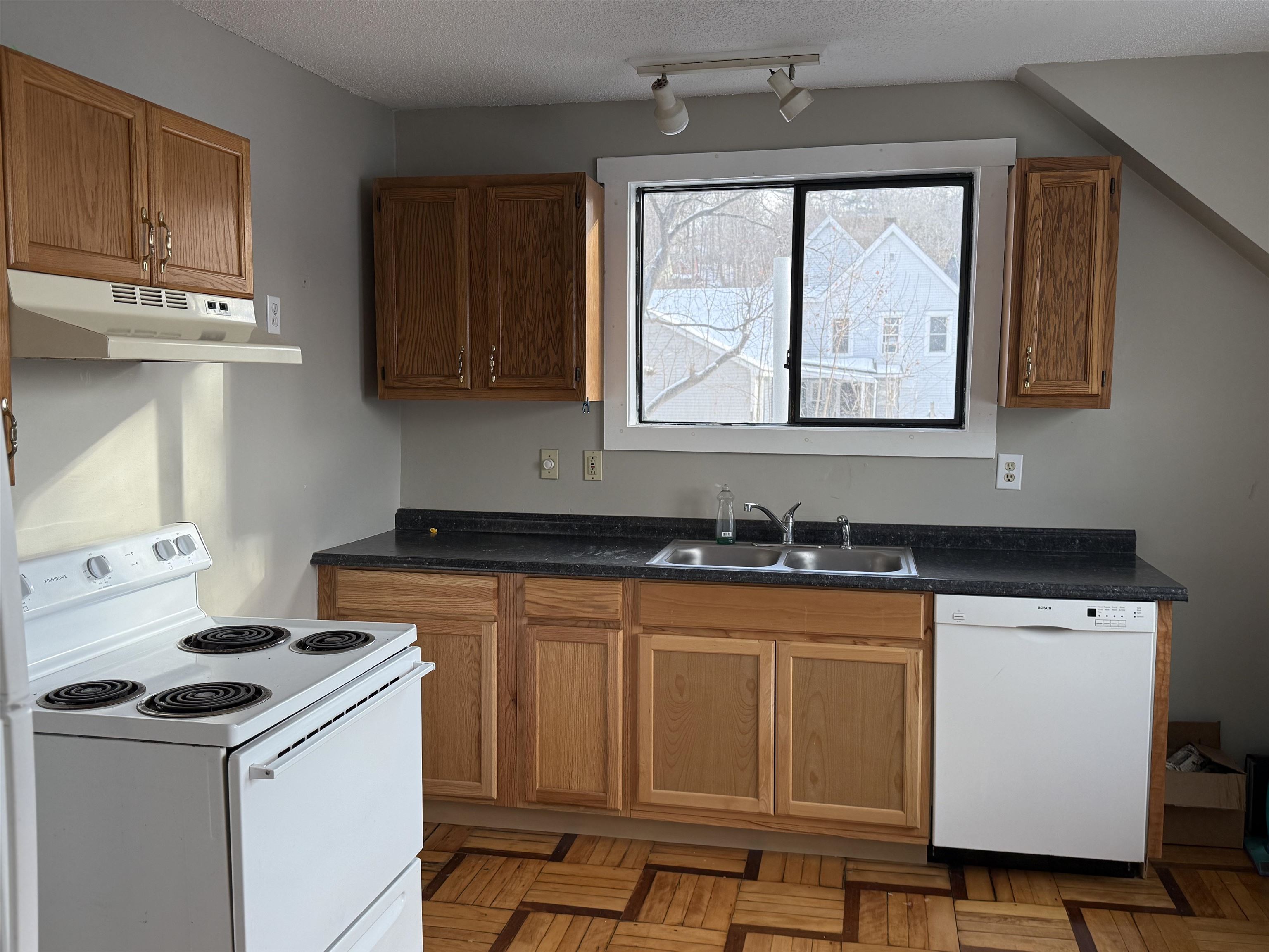 60 Elkins Street, Unit 2 Franklin, NH 03235 - Photo 10 of 15