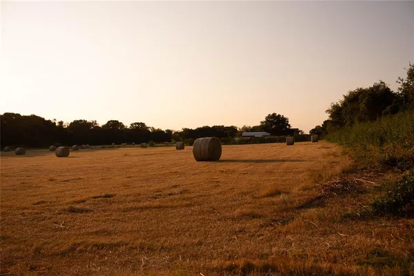 $160,000 | 157 Private Road 142, Covington, TX 76636