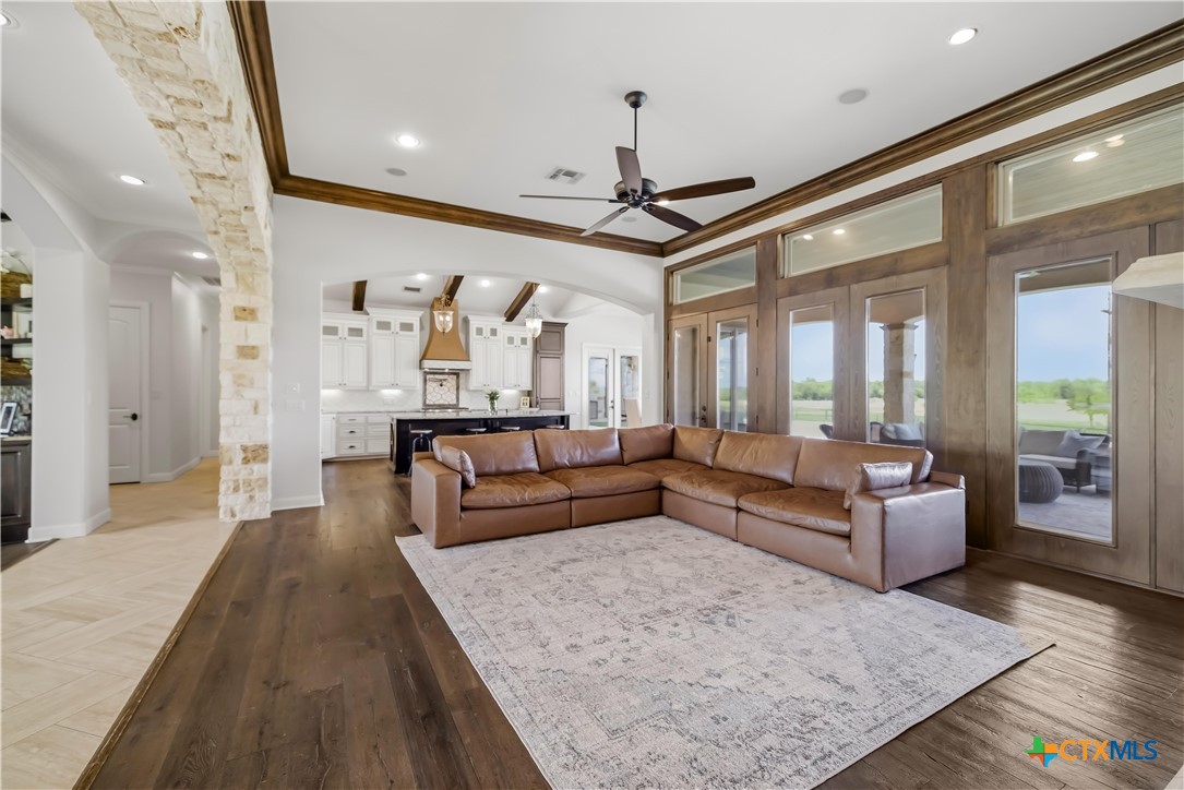448 Champlain Street Victoria, TX 77905 - Photo 21 of 48 Living Room