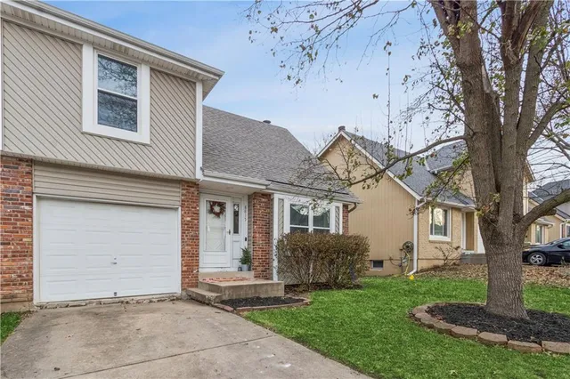 $285,000 | 8815 Cottonwood Street, Lenexa, KS 66215