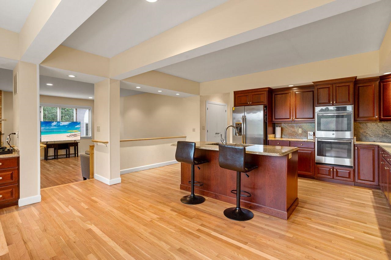 12 Farmington Road Nashua, NH 03060 - Photo 17 of 40