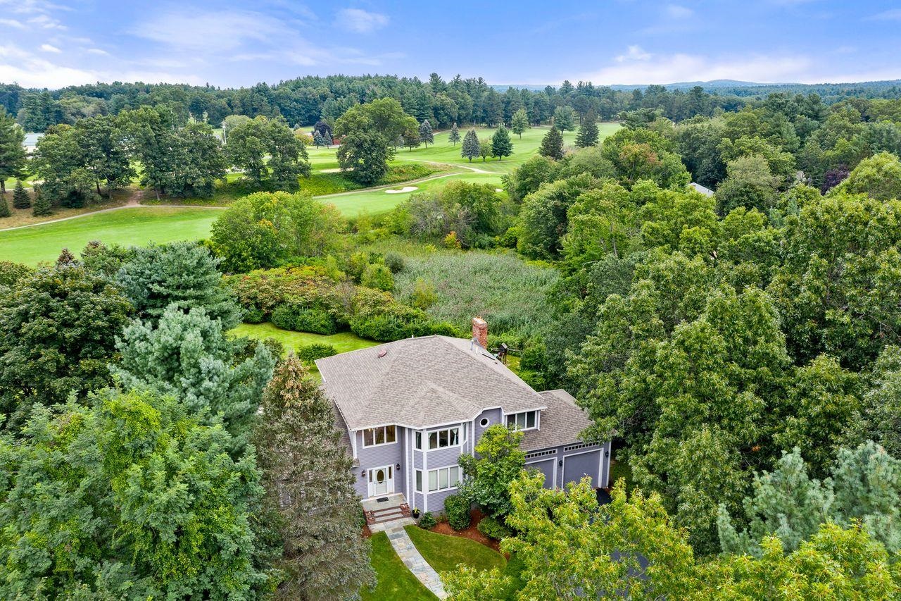 12 Farmington Road Nashua, NH 03060 - Photo 3 of 40