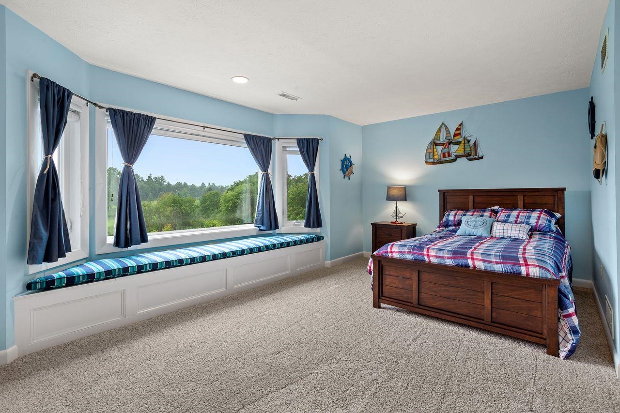 12 Farmington Road Nashua, NH 03060 - Photo 26 of 40