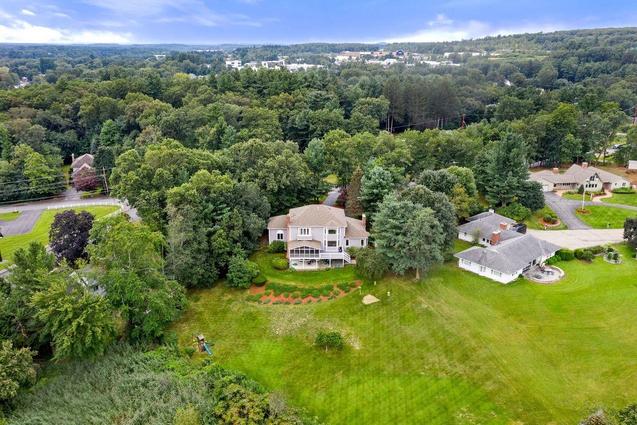 12 Farmington Road Nashua, NH 03060 - Photo 34 of 40