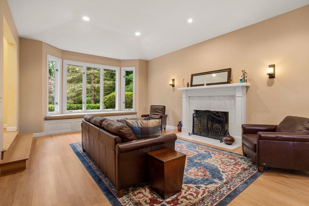 12 Farmington Road Nashua, NH 03060 - Photo 8 of 40