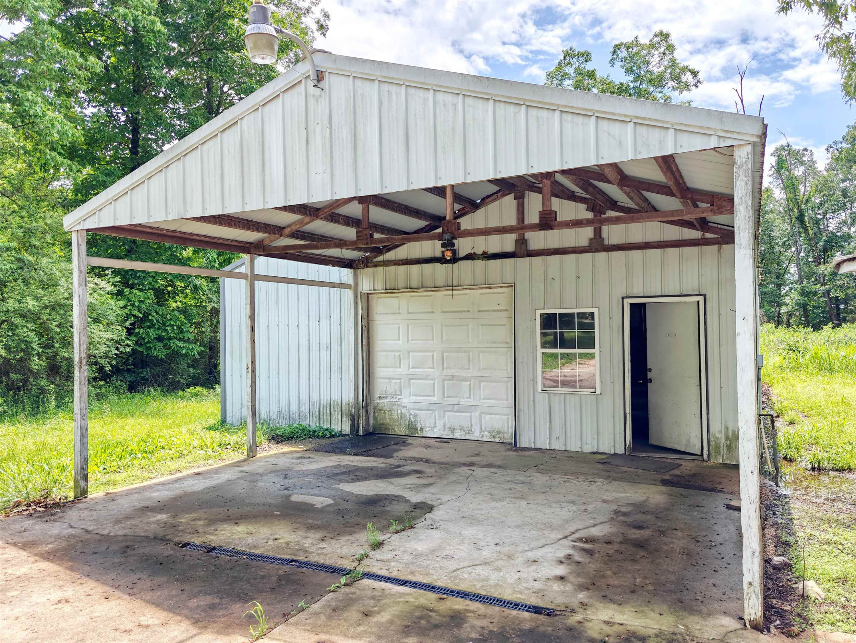 1840 Hebron Church Road Bruceton, TN 38317 - Photo 19 of 27 Photo 19