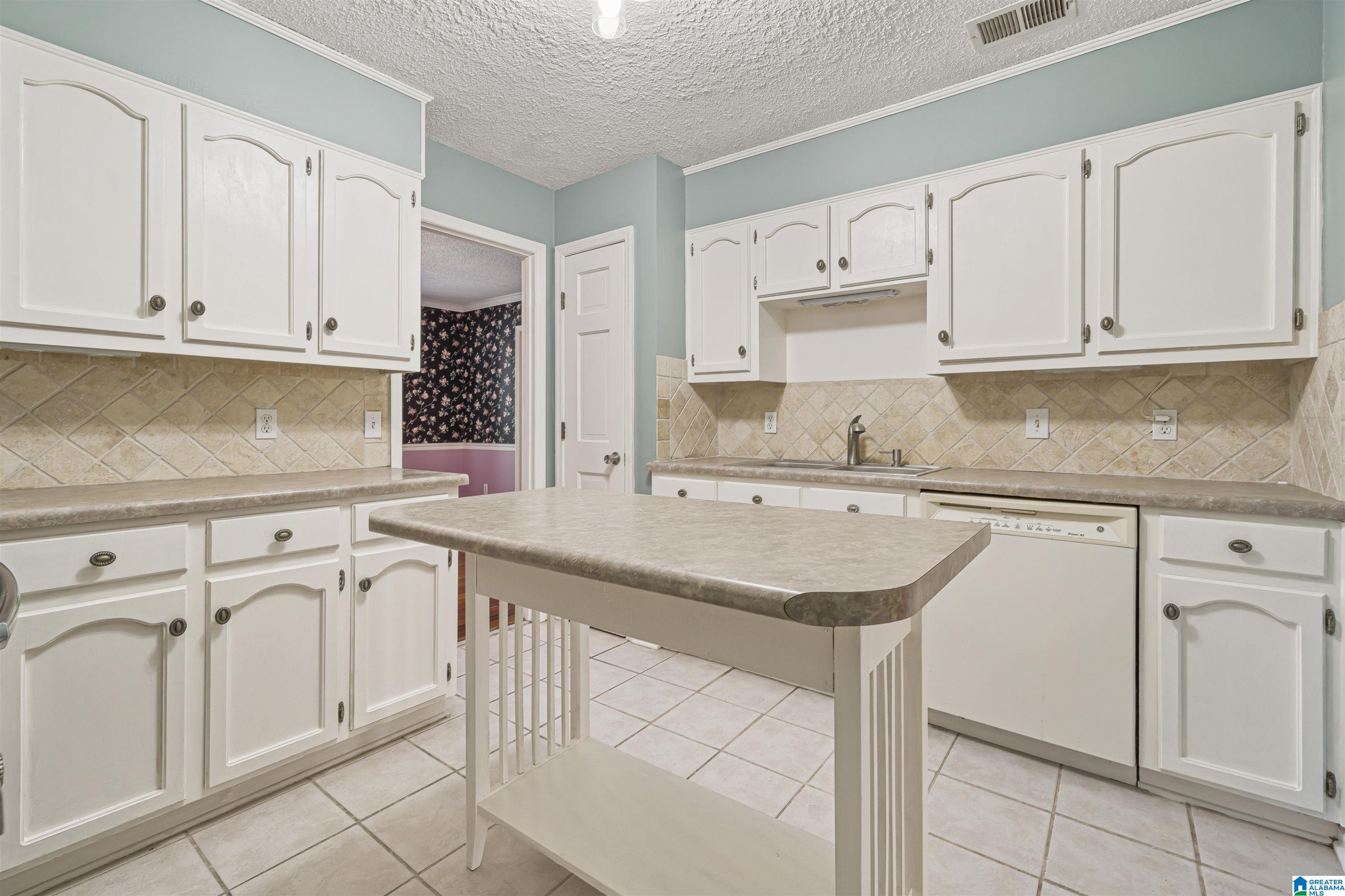 502 Old Rocky Ridge Lane Birmingham, AL 35216 - Photo 12 of 37