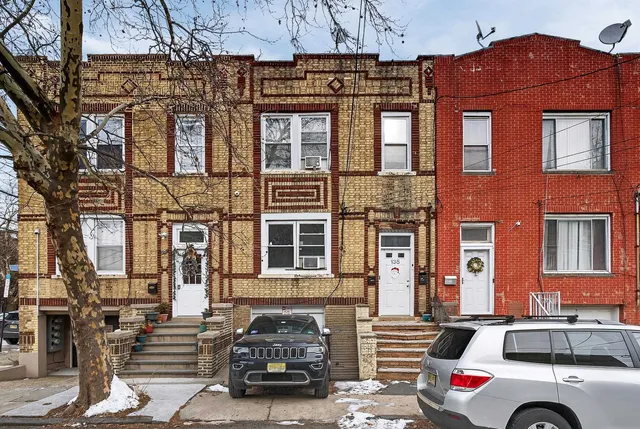 $599,000 | 135 West 15th Street, Bayonne, NJ 07002