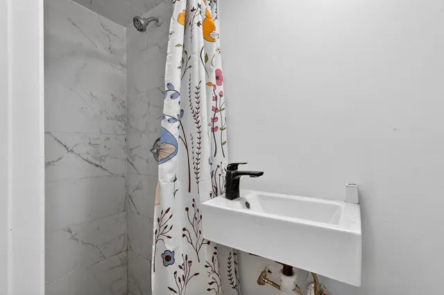 $599,000 | 135 West 15th Street, Bayonne, NJ 07002