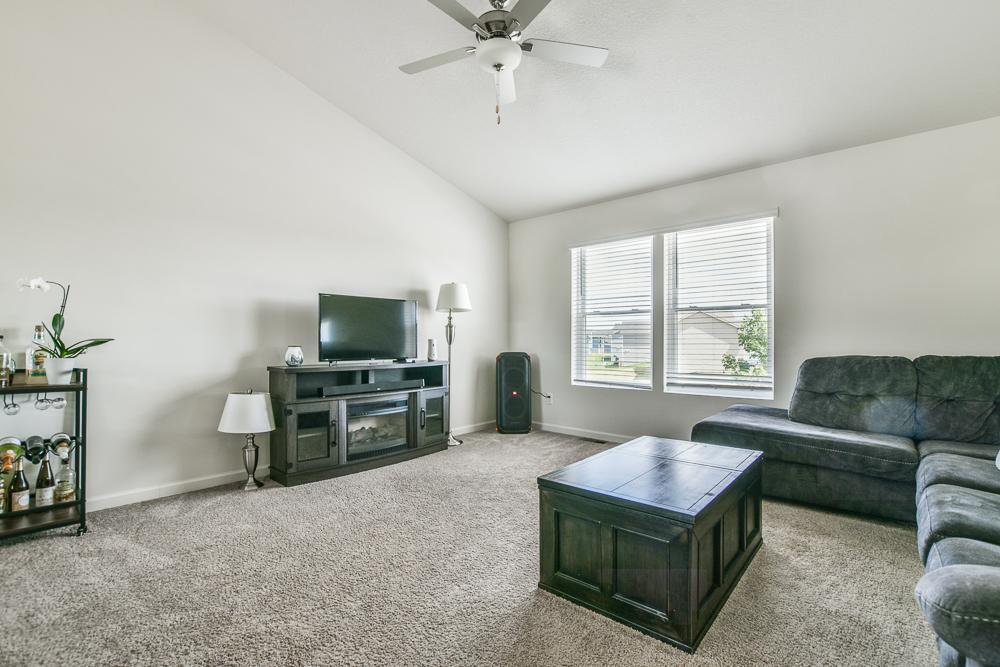 39604 Fallbrook Avenue North Branch, MN 55056 - Photo 3 of 26