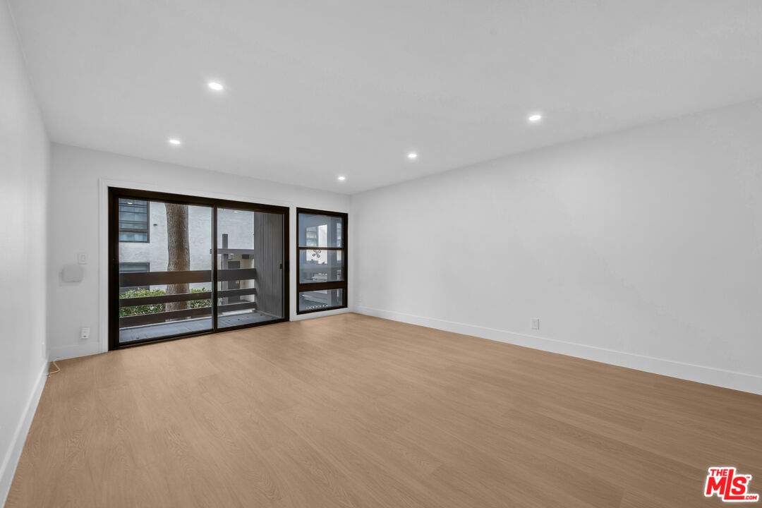 7740 Redlands Street, Unit M1077 Playa del Rey, CA 90293 - Photo 2 of 32 Gallery Image 2