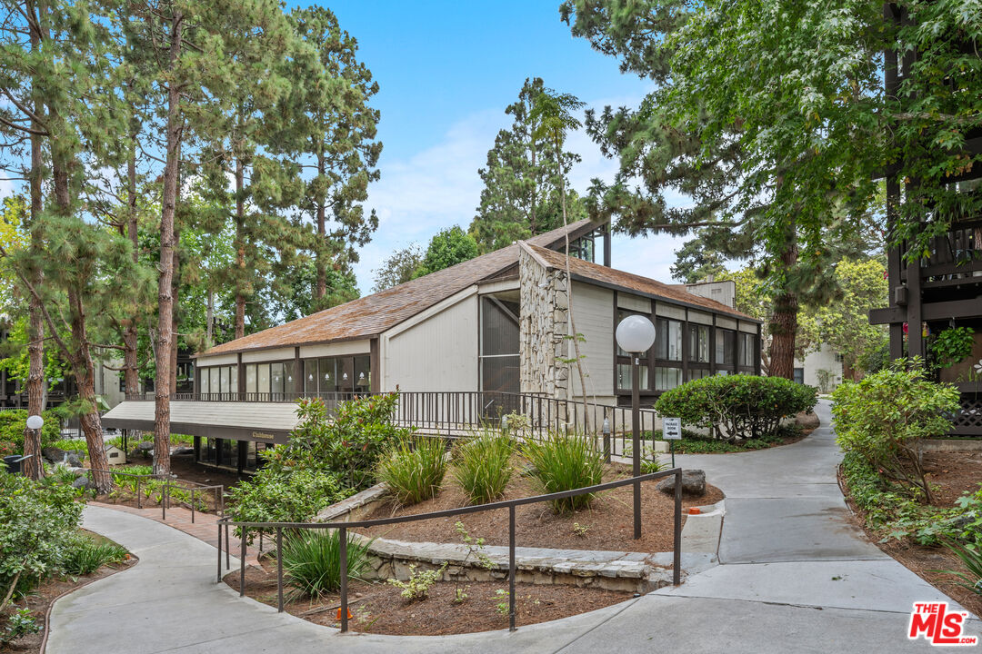7740 Redlands Street, Unit M1077 Playa del Rey, CA 90293 - Photo 21 of 32 Gallery Image 21