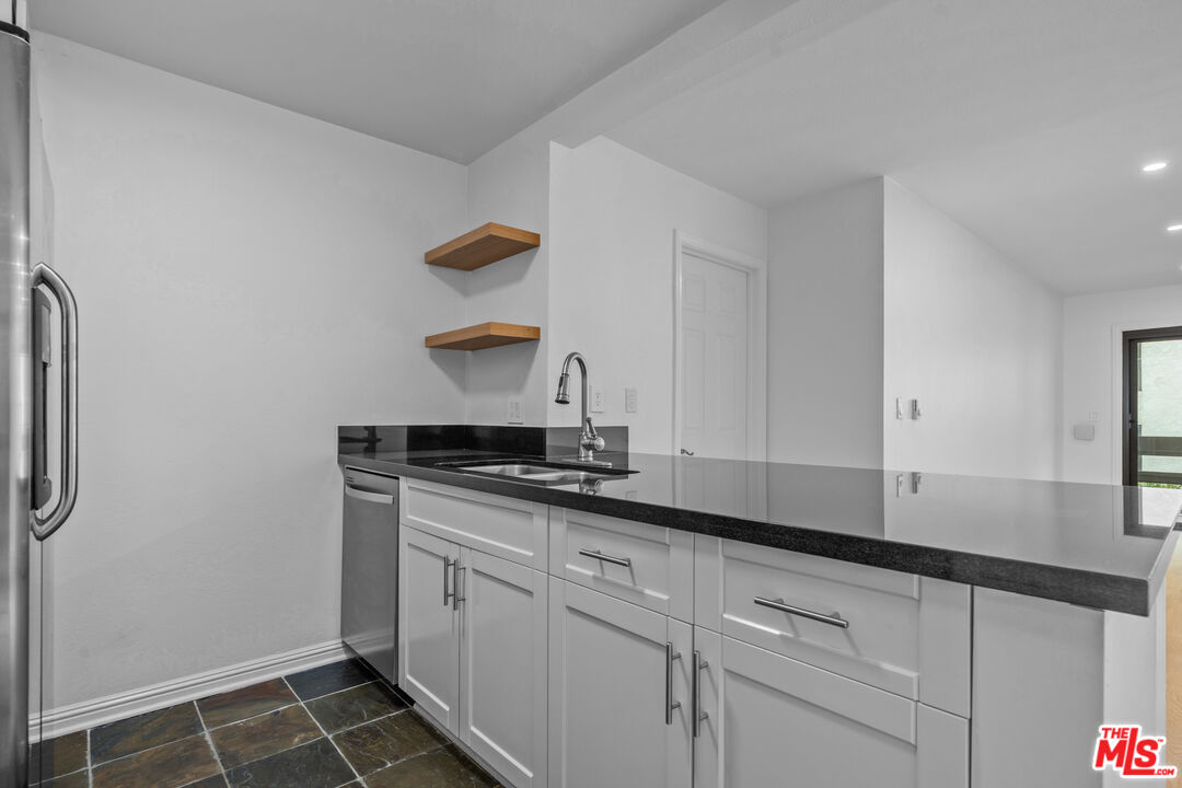 7740 Redlands Street, Unit M1077 Playa del Rey, CA 90293 - Photo 8 of 32 Gallery Image 8