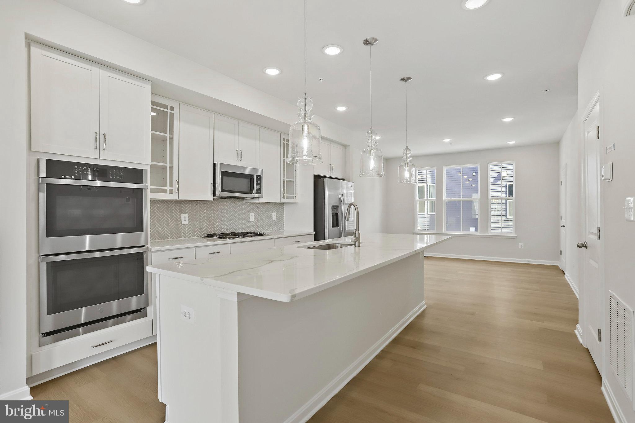 408 Matlock Lane Frederick, MD 21701 - Photo 21 of 78 Double wall oven