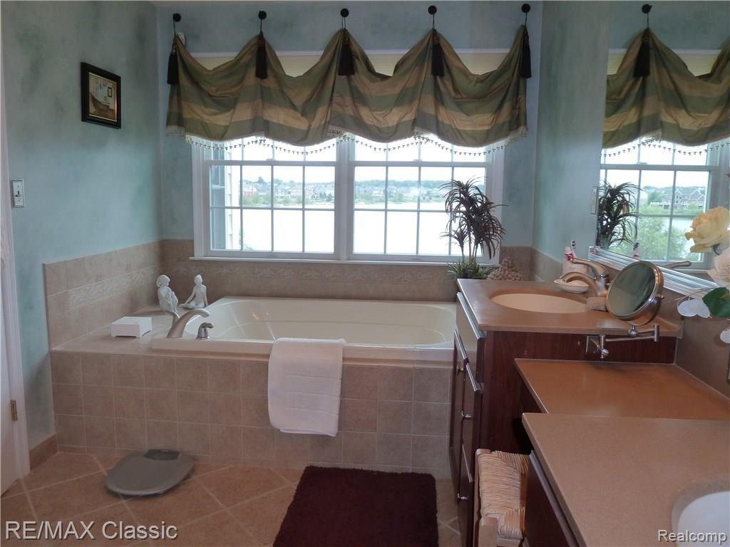 24825 Reeds Pointe Drive, Unit 27 Novi, MI 48374 - Photo 35 of 60 P1040663 - Copy.JPG