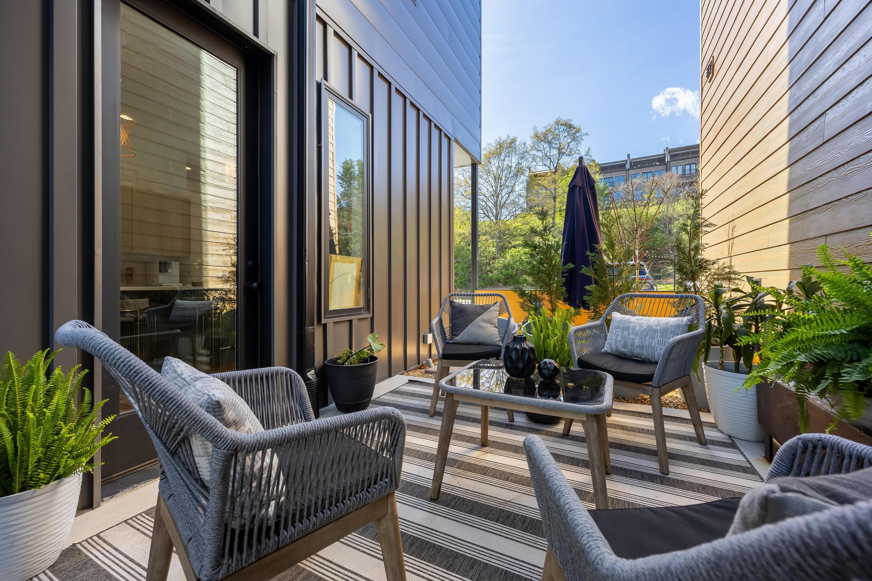 154 Atomic Ridge Chattanooga, TN 37404 - Photo 12 of 42 2025_03_March_154_Atomic_Ridge_0008