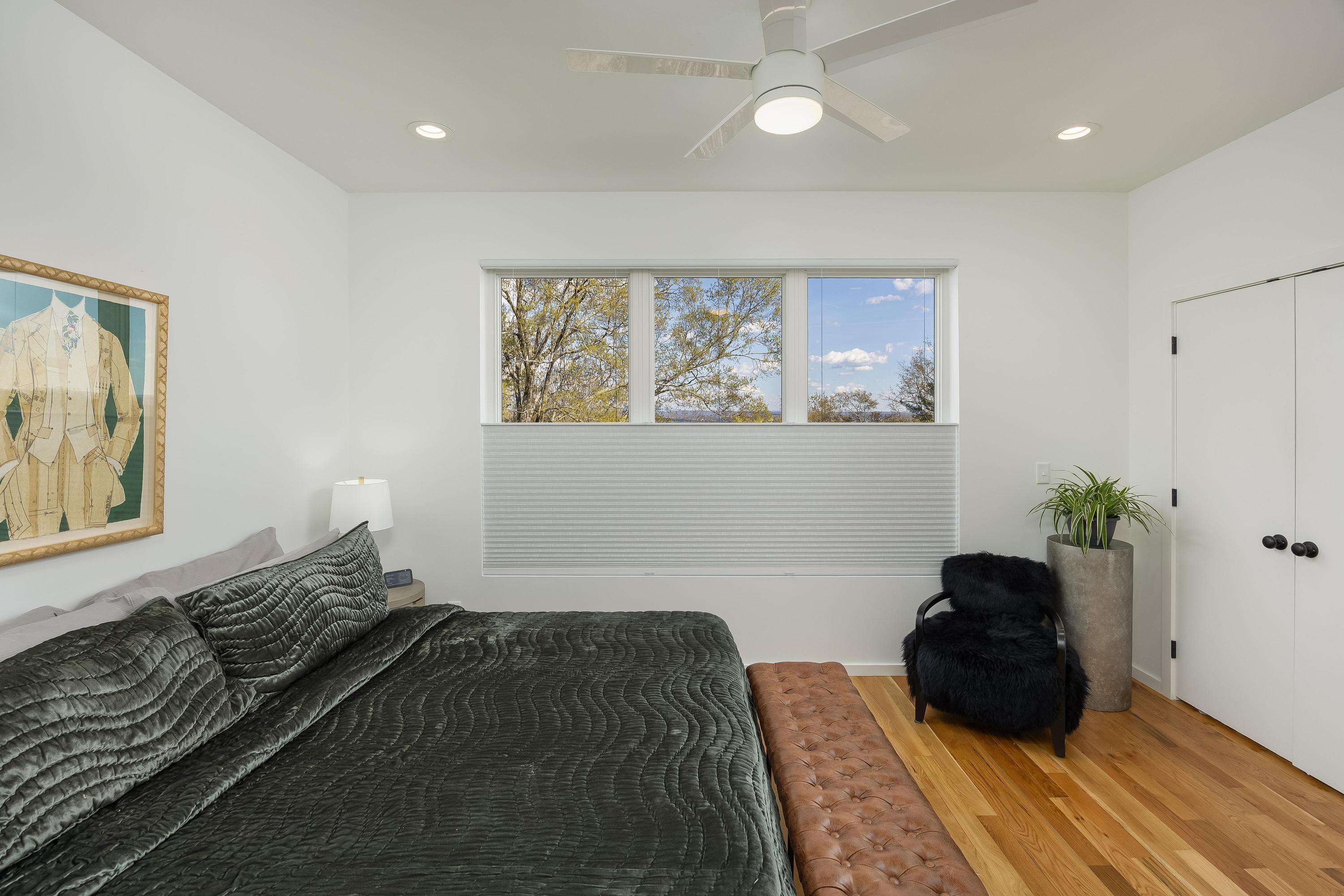 154 Atomic Ridge Chattanooga, TN 37404 - Photo 25 of 42 2025_03_March_154_Atomic_Ridge_0034