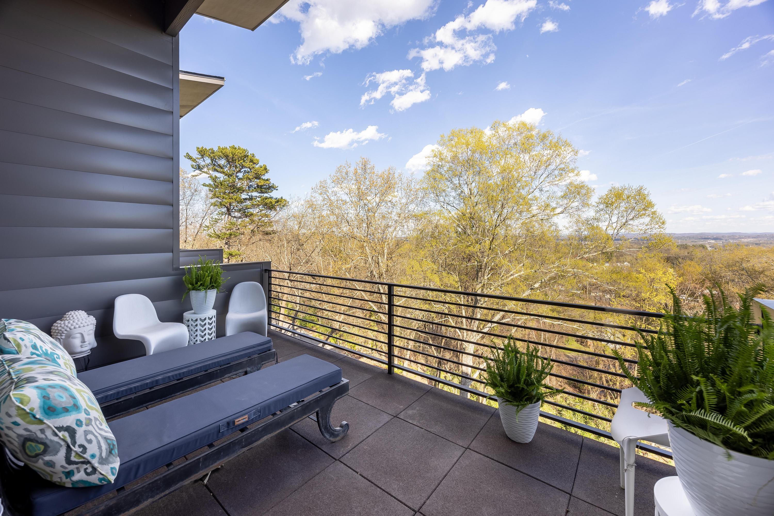 154 Atomic Ridge Chattanooga, TN 37404 - Photo 7 of 42 2025_03_March_154_Atomic_Ridge_0010