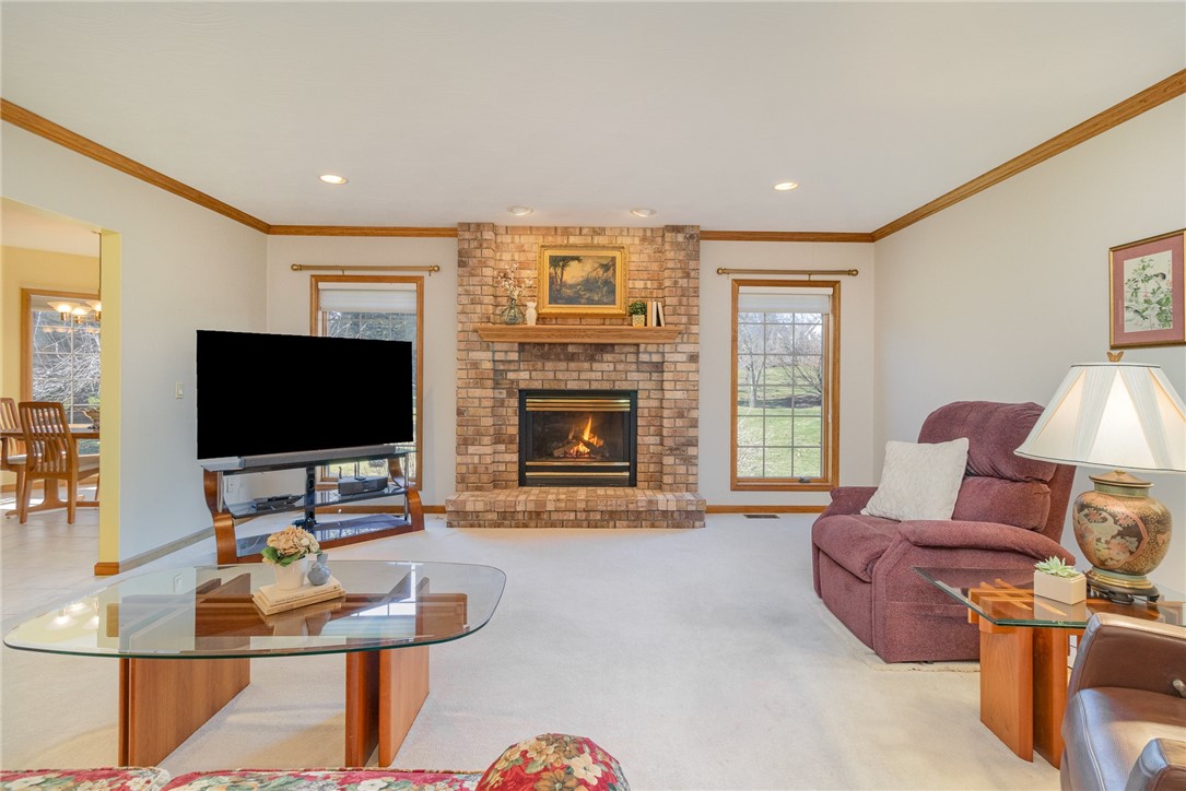 3 Glen Eagle Way Perinton, NY 14450 - Photo 13 of 43 Living room