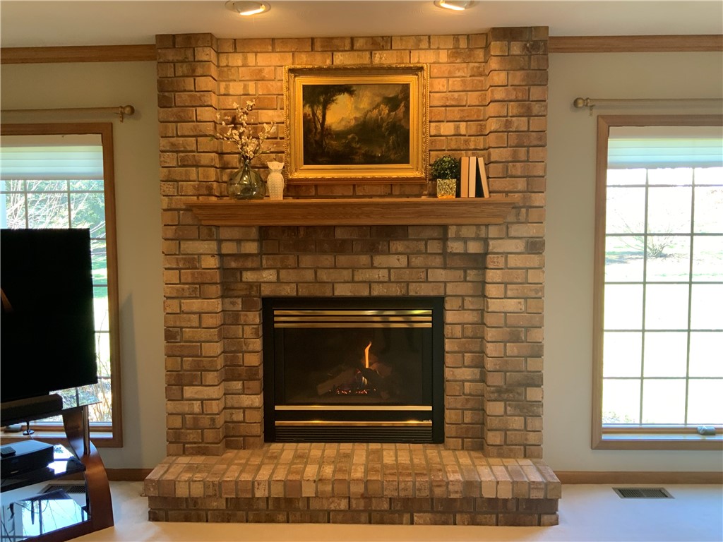 3 Glen Eagle Way Perinton, NY 14450 - Photo 14 of 43 Gas Fireplace