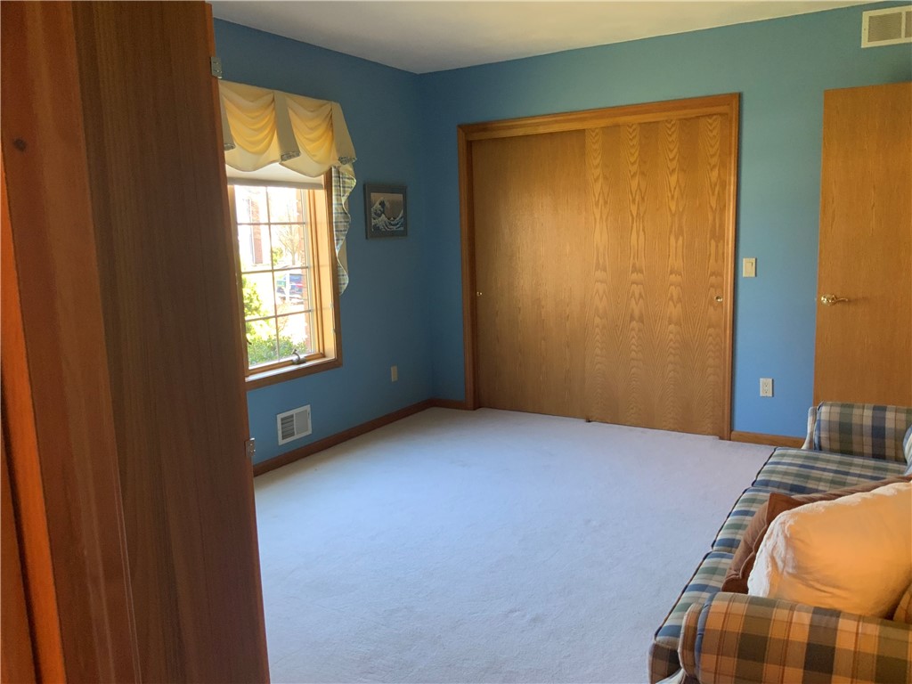 3 Glen Eagle Way Perinton, NY 14450 - Photo 31 of 43 Double closet in 3rd Bedroom