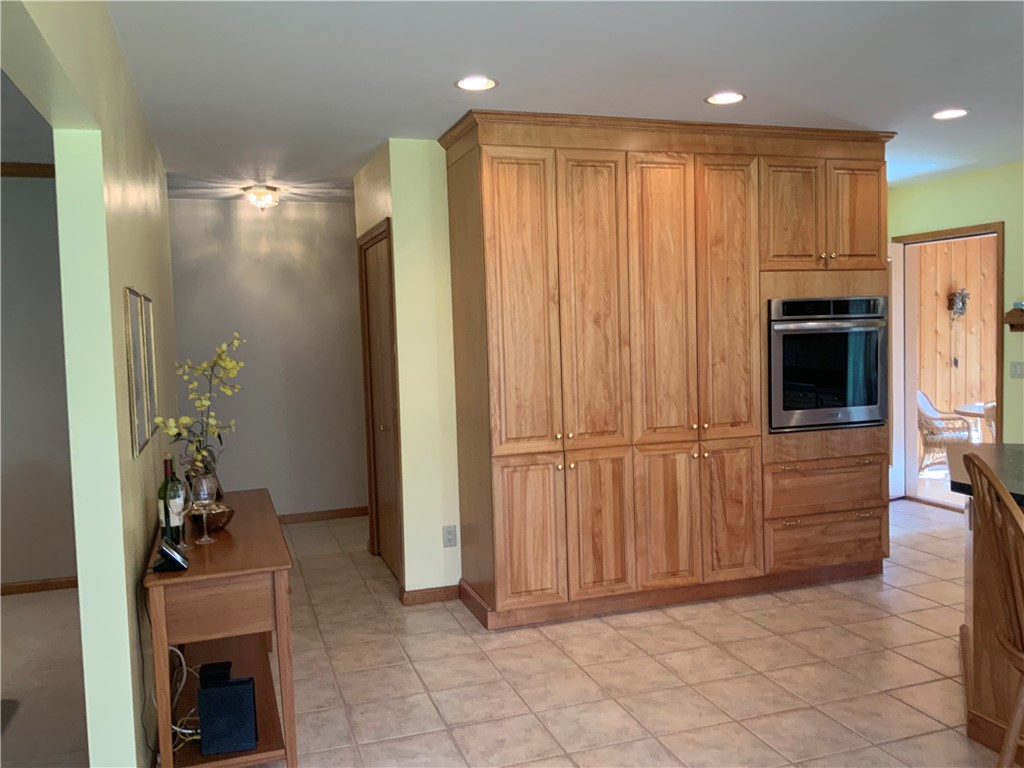 3 Glen Eagle Way Perinton, NY 14450 - Photo 8 of 43 This is the TRUE color of the cabinets