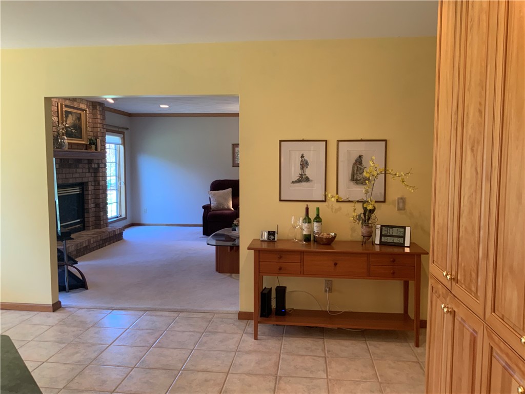 3 Glen Eagle Way Perinton, NY 14450 - Photo 9 of 43 Looking from Kitchen to the living room