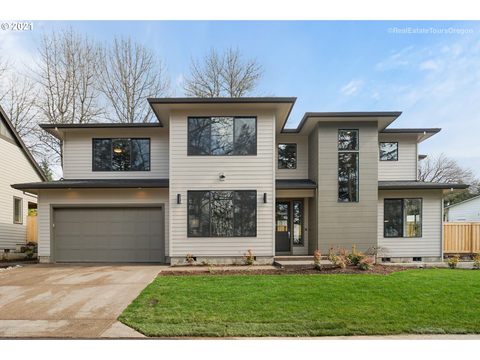 7009 Southwest Taylors Ferry Road Portland, OR 97223 - Photo 1 of 32 Gallery Image 1