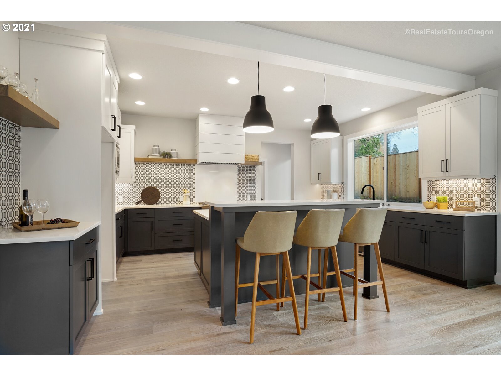 7009 Southwest Taylors Ferry Road Portland, OR 97223 - Photo 12 of 32 Gallery Image 12