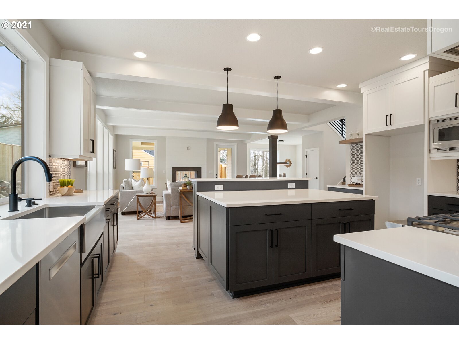 7009 Southwest Taylors Ferry Road Portland, OR 97223 - Photo 13 of 32 Gallery Image 13