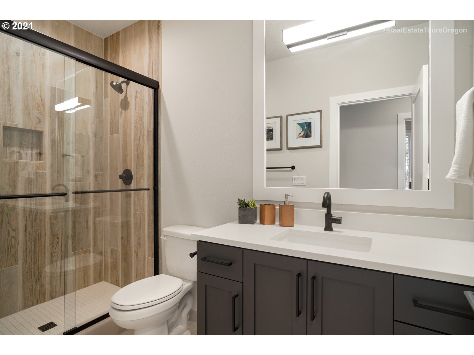 7009 Southwest Taylors Ferry Road Portland, OR 97223 - Photo 15 of 32 Gallery Image 15
