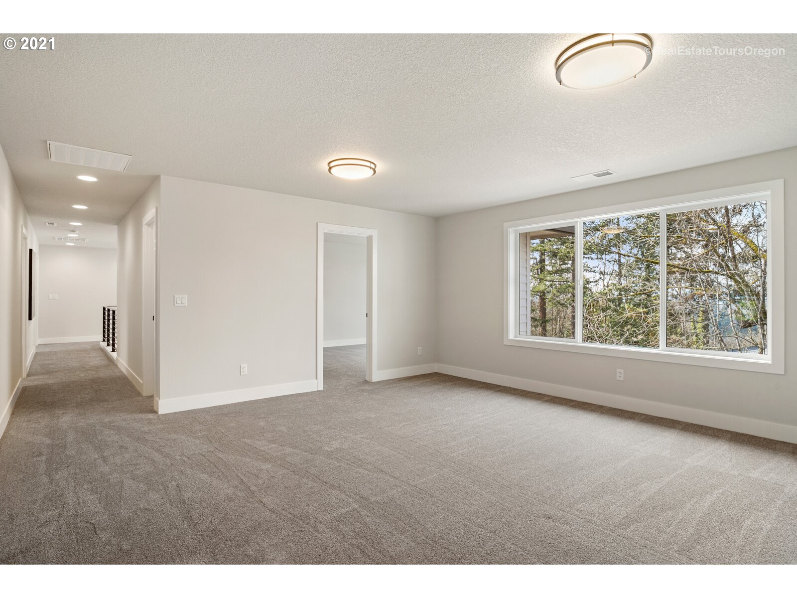 7009 Southwest Taylors Ferry Road Portland, OR 97223 - Photo 22 of 32 Gallery Image 22