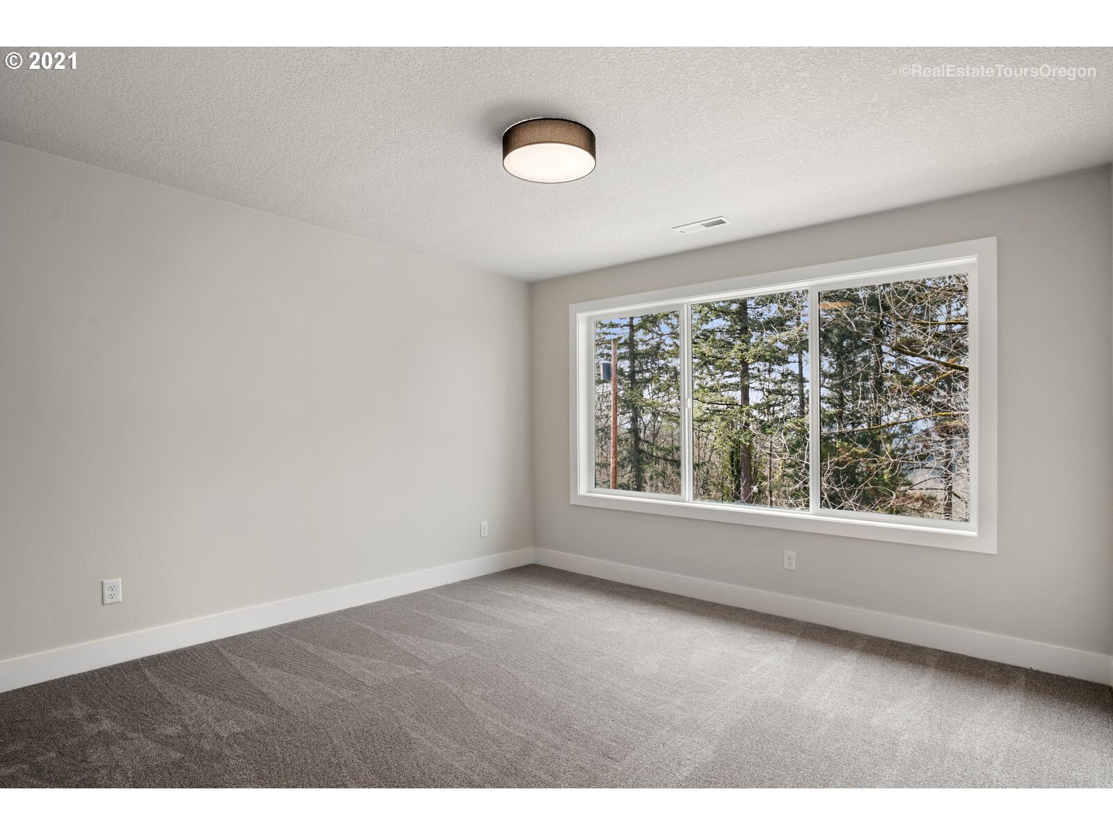 7009 Southwest Taylors Ferry Road Portland, OR 97223 - Photo 23 of 32 Gallery Image 23