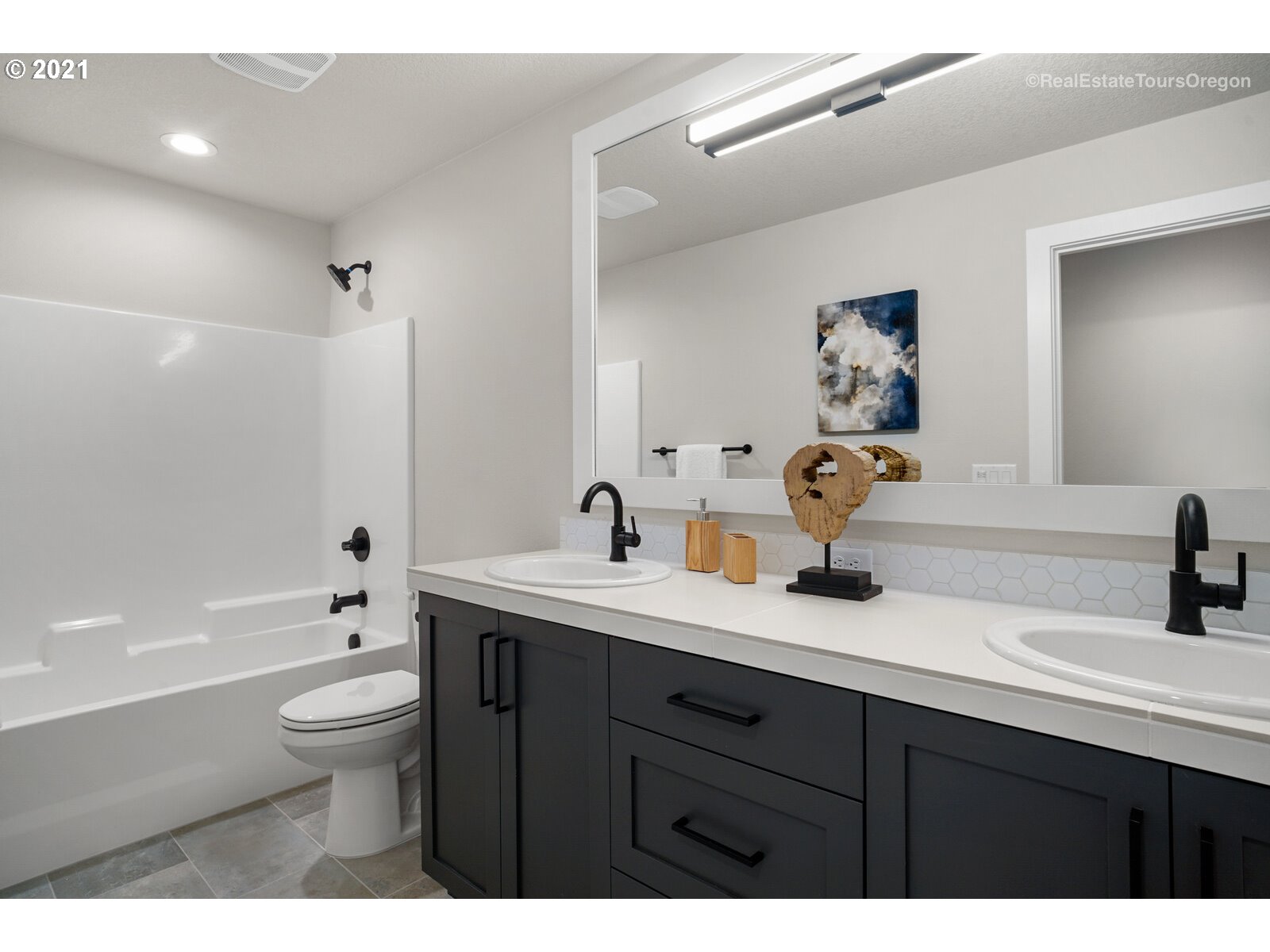 7009 Southwest Taylors Ferry Road Portland, OR 97223 - Photo 24 of 32 Gallery Image 24