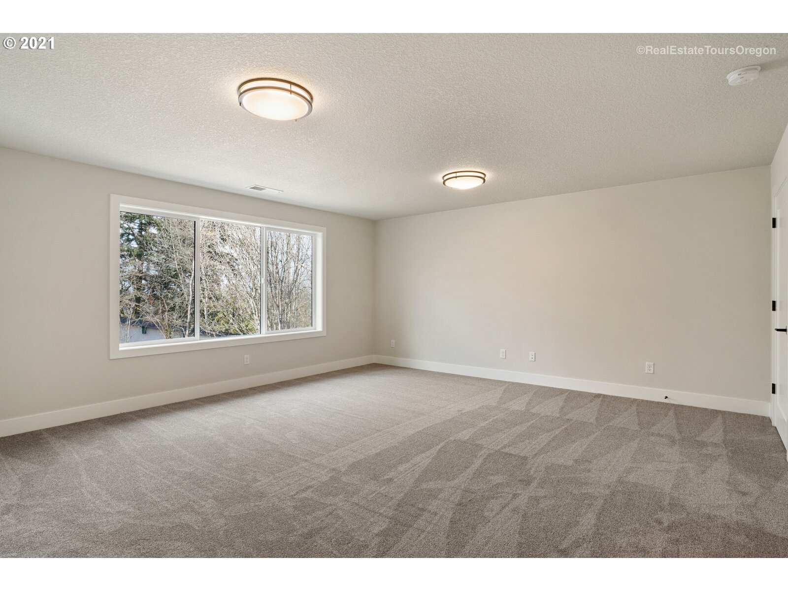7009 Southwest Taylors Ferry Road Portland, OR 97223 - Photo 25 of 32 Gallery Image 25