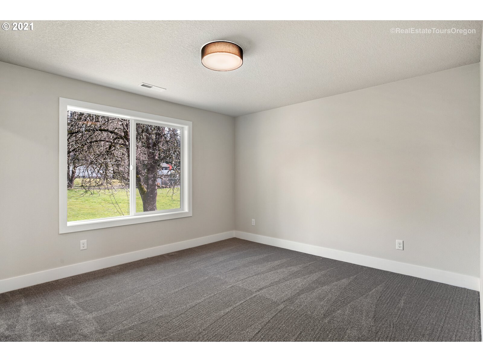 7009 Southwest Taylors Ferry Road Portland, OR 97223 - Photo 26 of 32 Gallery Image 26
