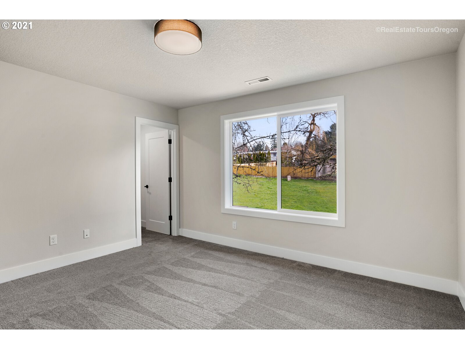 7009 Southwest Taylors Ferry Road Portland, OR 97223 - Photo 27 of 32 Gallery Image 27