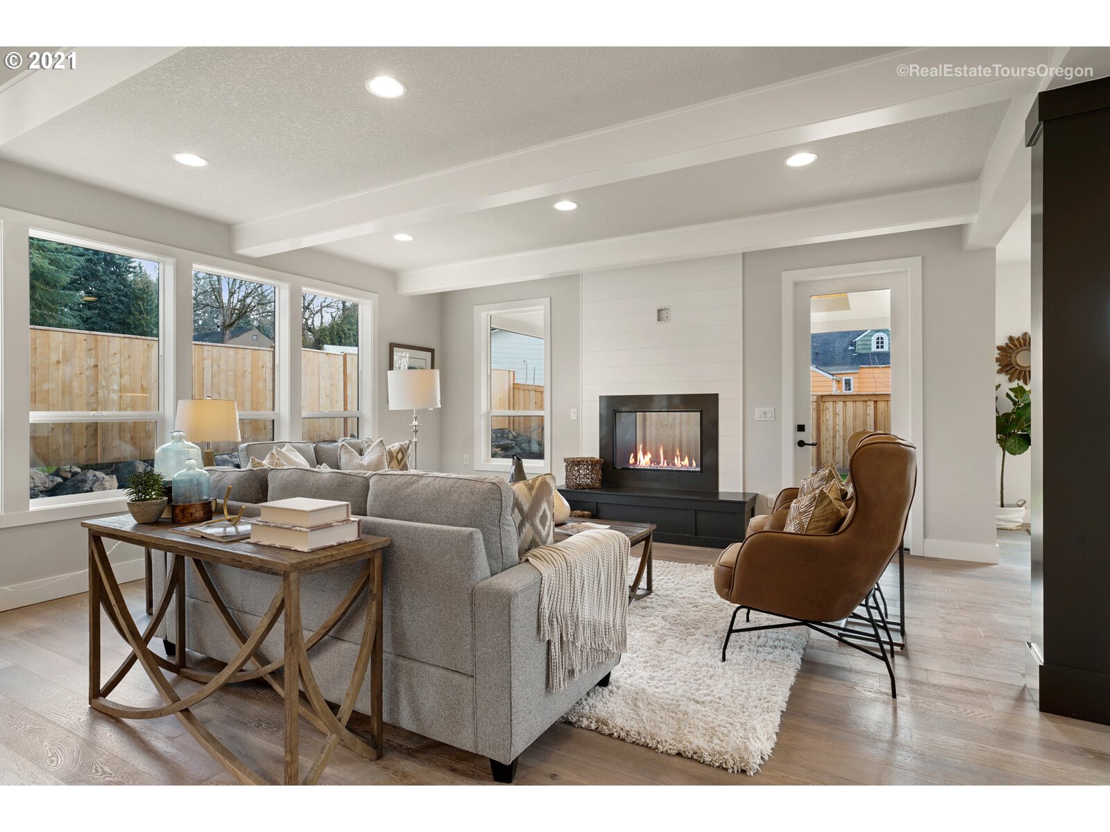 7009 Southwest Taylors Ferry Road Portland, OR 97223 - Photo 4 of 32 Gallery Image 4
