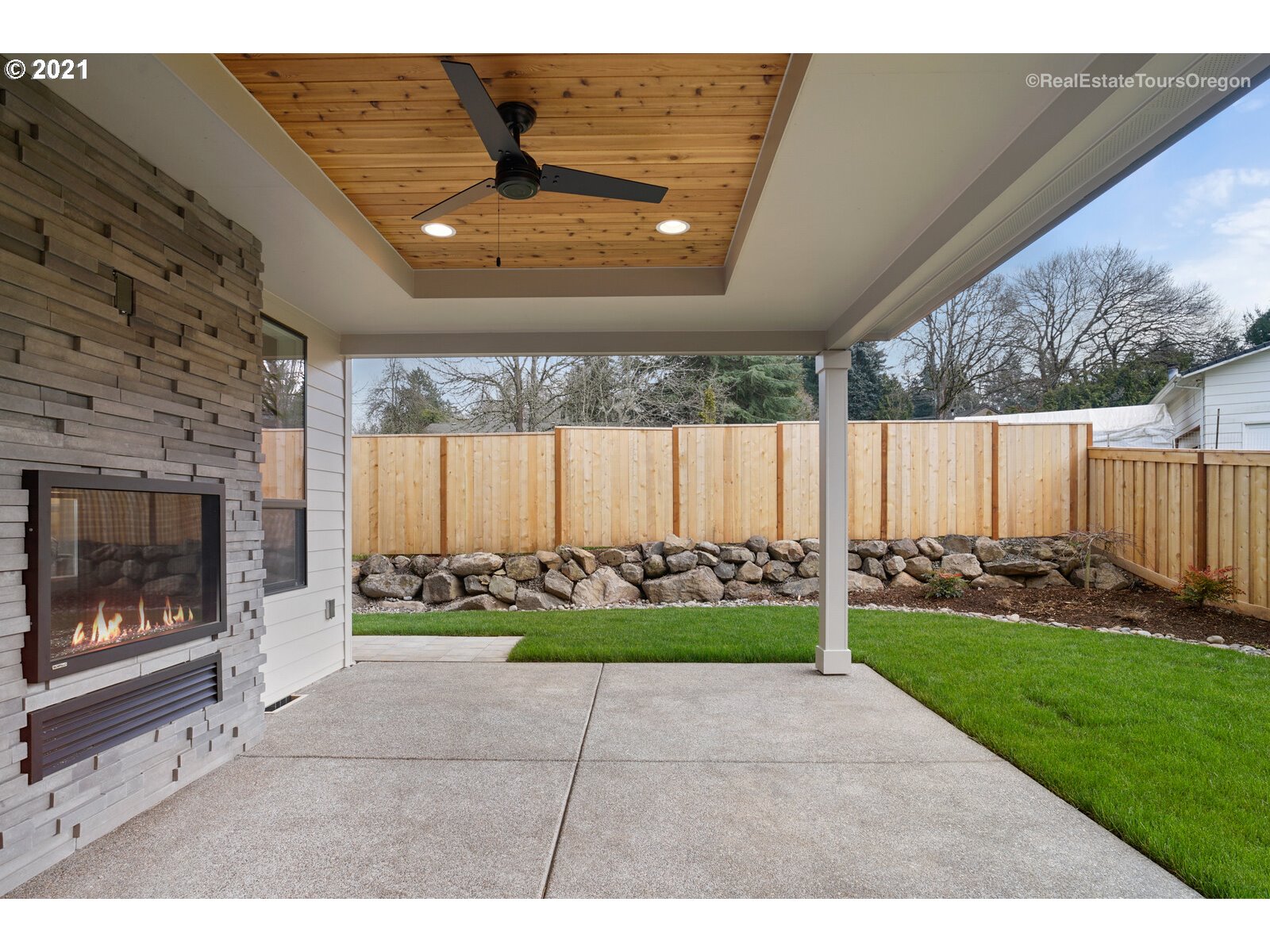 7009 Southwest Taylors Ferry Road Portland, OR 97223 - Photo 7 of 32 Gallery Image 7