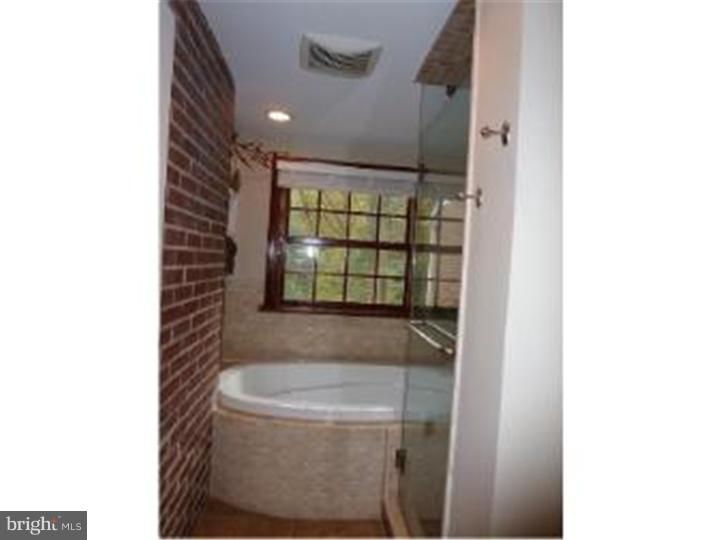 702 Pine Ridge Road Media, PA 19063 - Photo 11 of 20 Master Bathroom