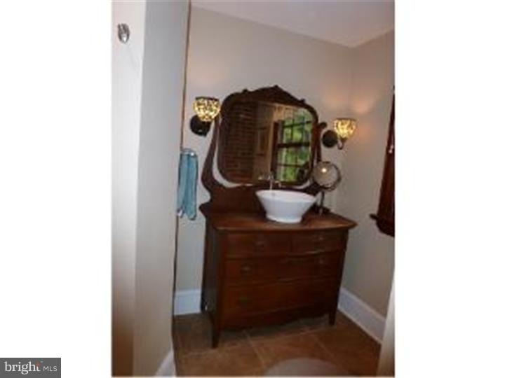 702 Pine Ridge Road Media, PA 19063 - Photo 12 of 20 Master Bathroom