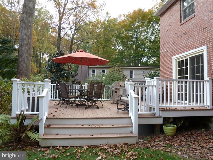 702 Pine Ridge Road Media, PA 19063 - Photo 16 of 20 Deck
