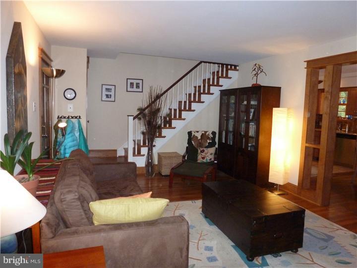 702 Pine Ridge Road Media, PA 19063 - Photo 3 of 20 Living Room