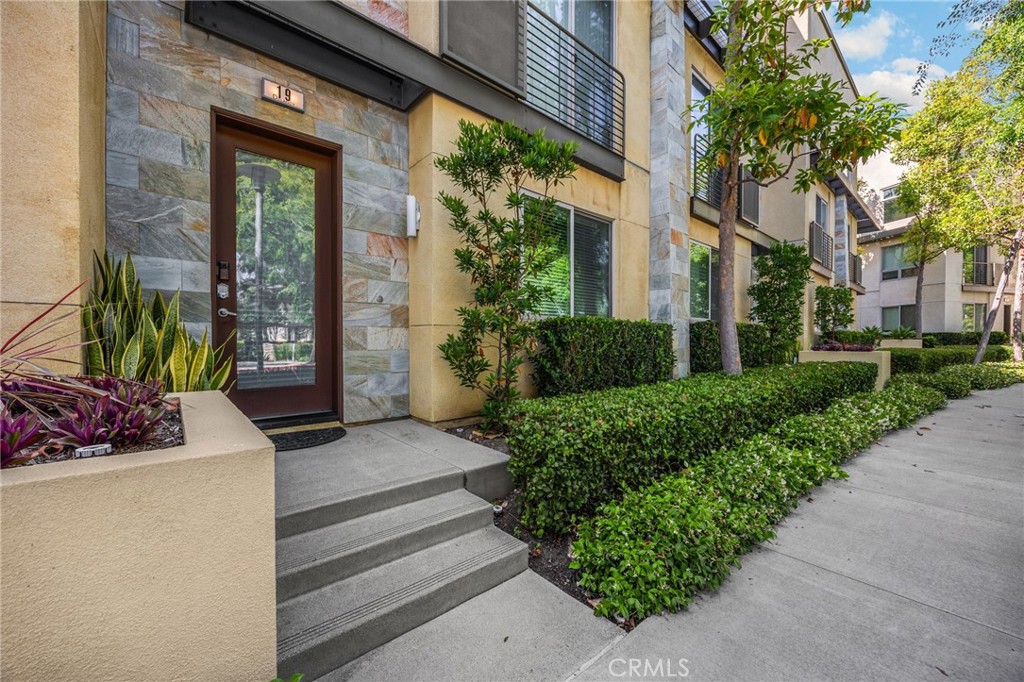 19 Delancy Irvine, CA 92612 - Photo 4 of 39