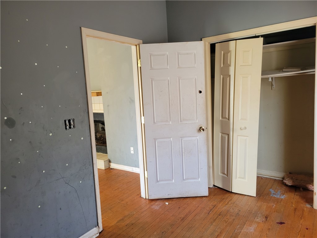 1208 East Main Street Seneca, SC 29678 - Photo 10 of 19 This interior space features classic wood flooring and ready for your personal touch.