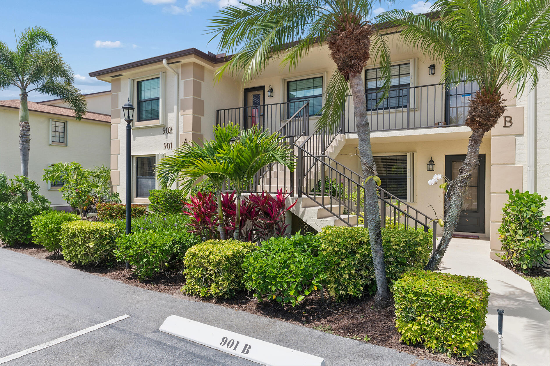 901 Pinecrest Circle, Unit A Jupiter, FL 33458 - Photo 2 of 18 02
