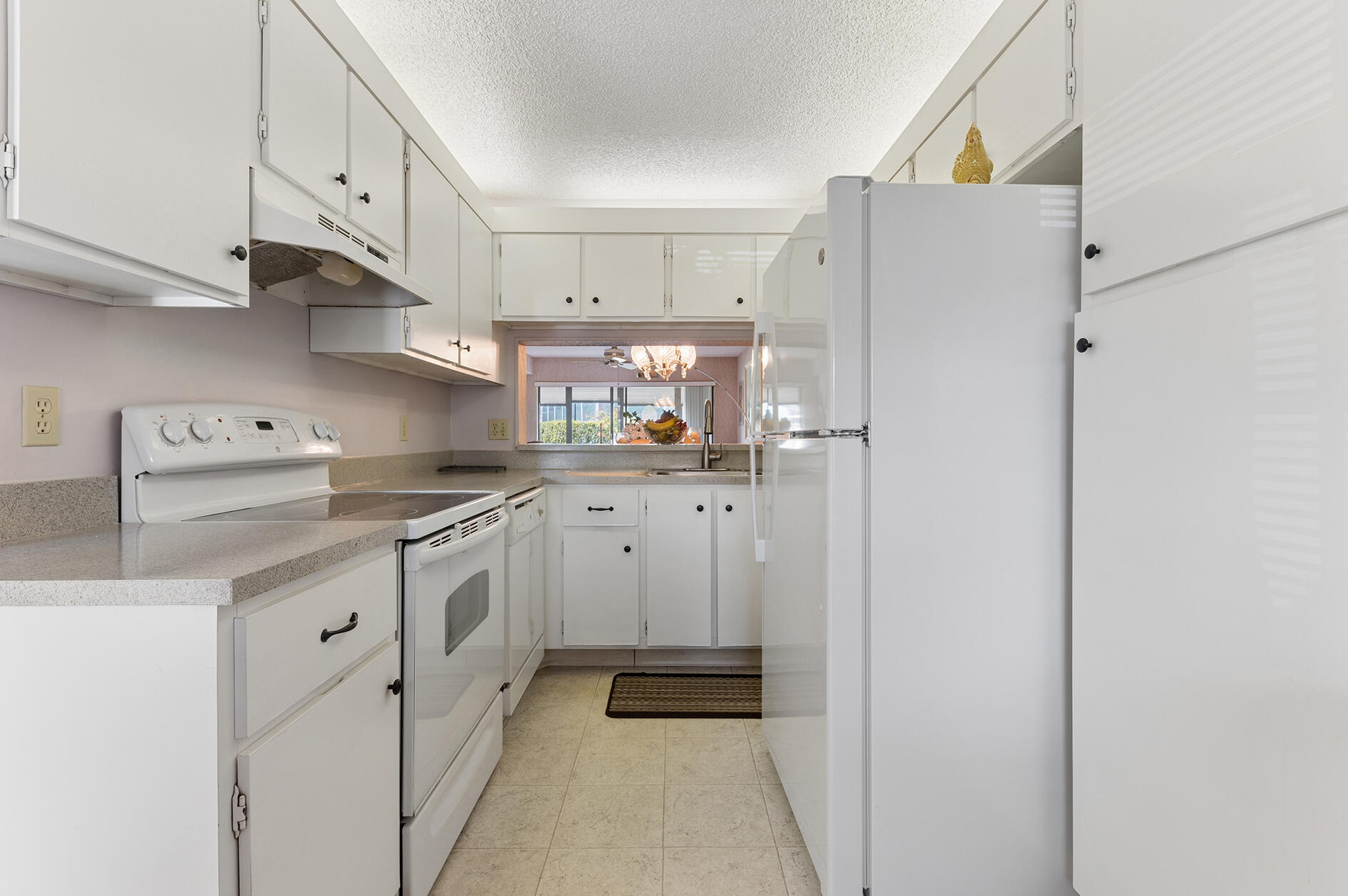901 Pinecrest Circle, Unit A Jupiter, FL 33458 - Photo 9 of 18 09