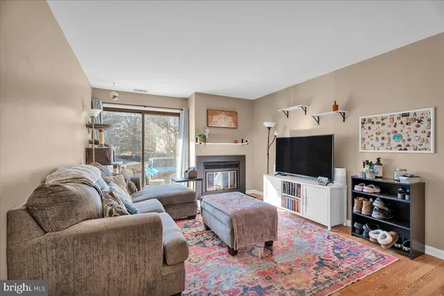 $205,000 | 213 Barclay Court, West Deptford, NJ 08051