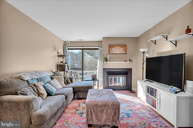 $205,000 | 213 Barclay Court, West Deptford, NJ 08051